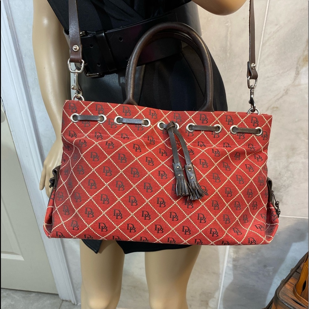 bolsa dooney bourke color roja